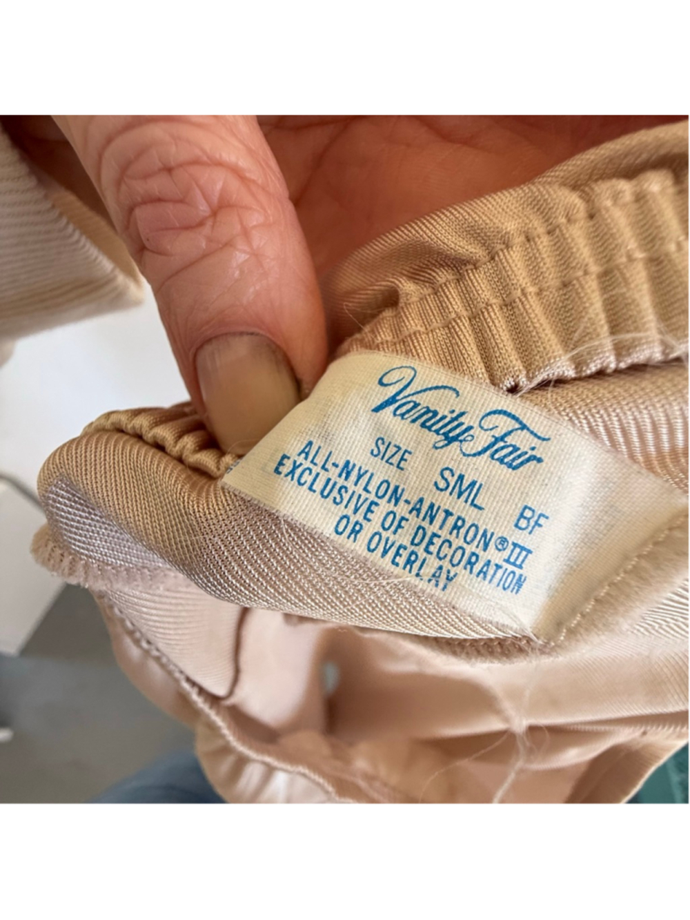Vintage Vanity Fair Beige Antron III Nylon Half Slip - Small - Picture 4 of 7